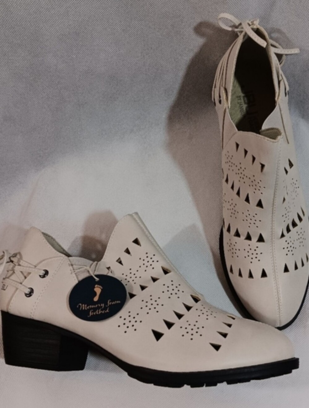 Jambu NWT Womens 8M Bootie JBU Evelyn Shoe Ankle Boot Cream Lace-up Back Tie